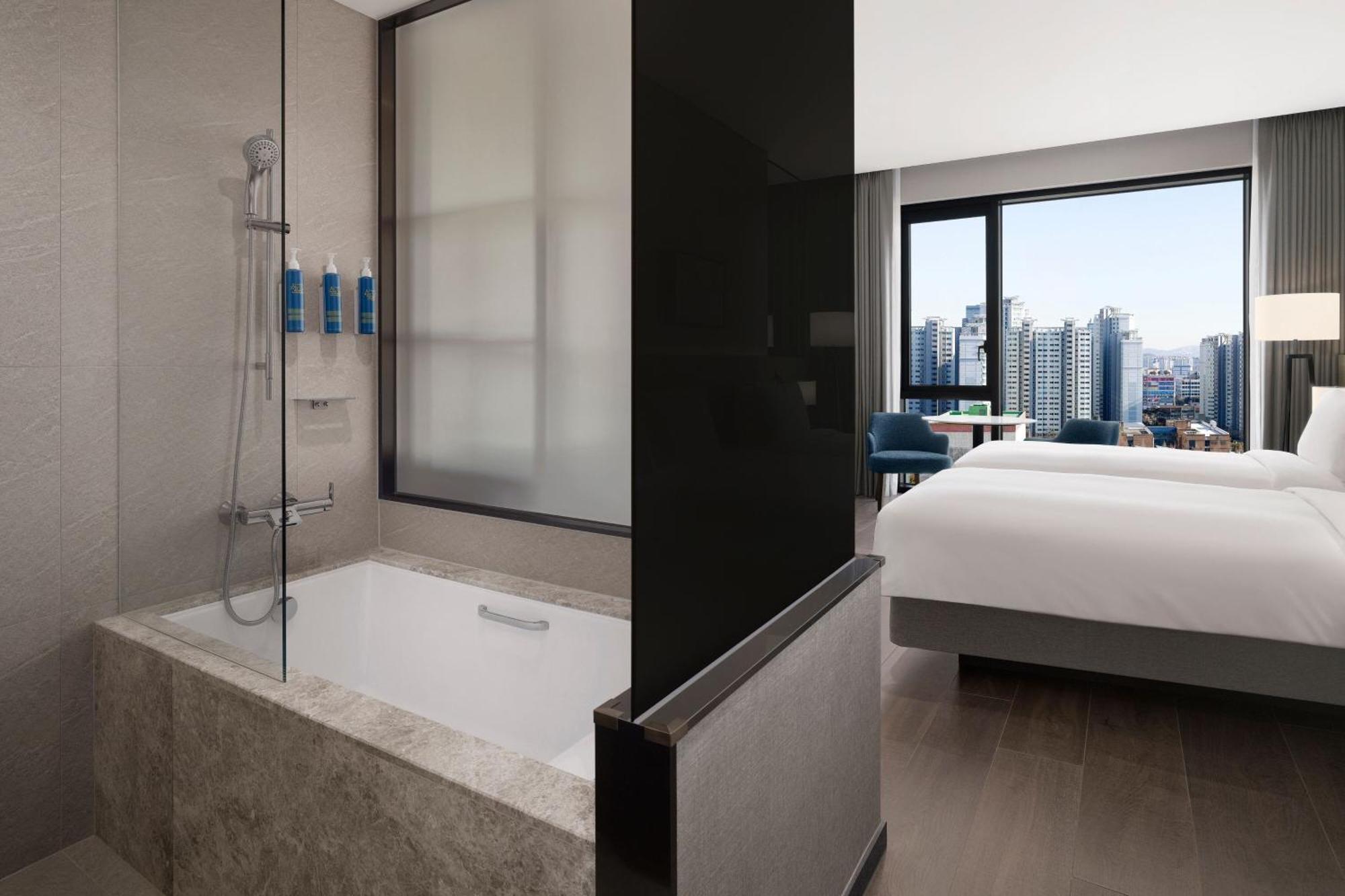 Four Points By Sheraton Σουγόν Εξωτερικό φωτογραφία
